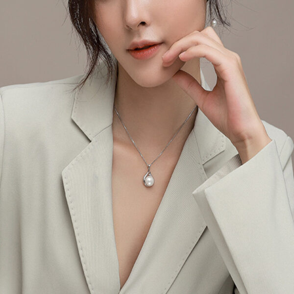 Women's Necklace S925 Silver Natural Freshwater Pearl Necklace Luxury Niche Fall Winter Sweater Chain Jewelry - Image 3